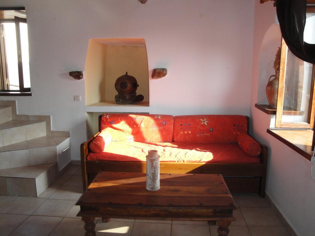 Villa Chrysodimi Chalki Town Kamer foto